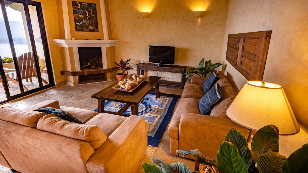 Santa Catarina Palopo Villa | Casa Cholotío lake view, modern, beach access