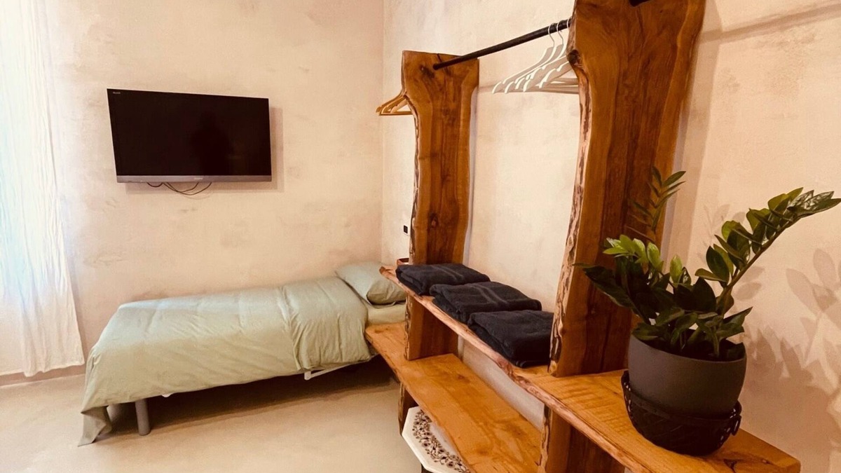 Porta Cremona-Volta Hotel | Casa Citta Charming 2-bedroom apartment with AC, WiFi in gorgeous Brescia
