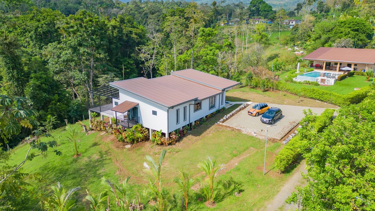 Barrio Pilo Villa | Casa Colibrí Esmeralda