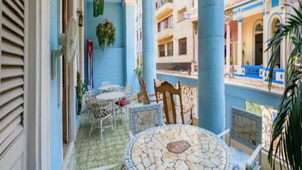 Centro Havana House | Casa Colonial Abogados Leonardo y Angela