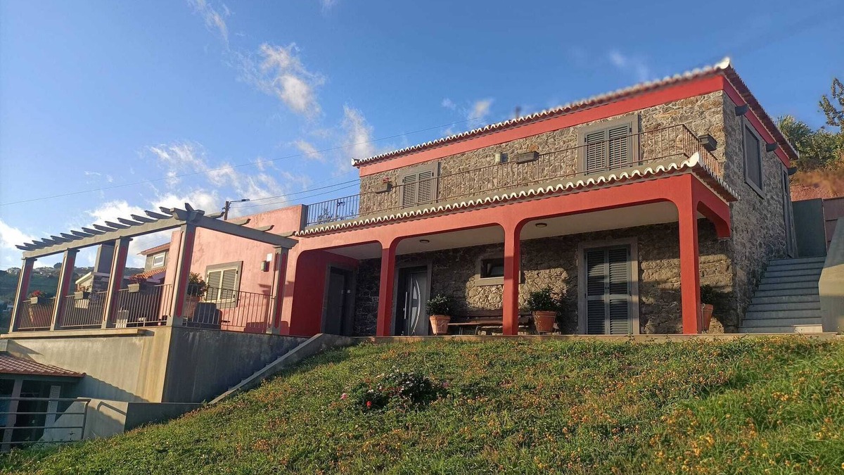 Tabua House | Casa com Boas Dimensões em Zona Calma