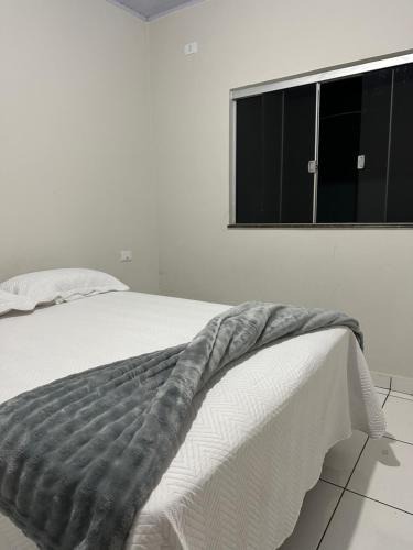 Mineiros House | Casa com dois quartos e piscina em mineiros