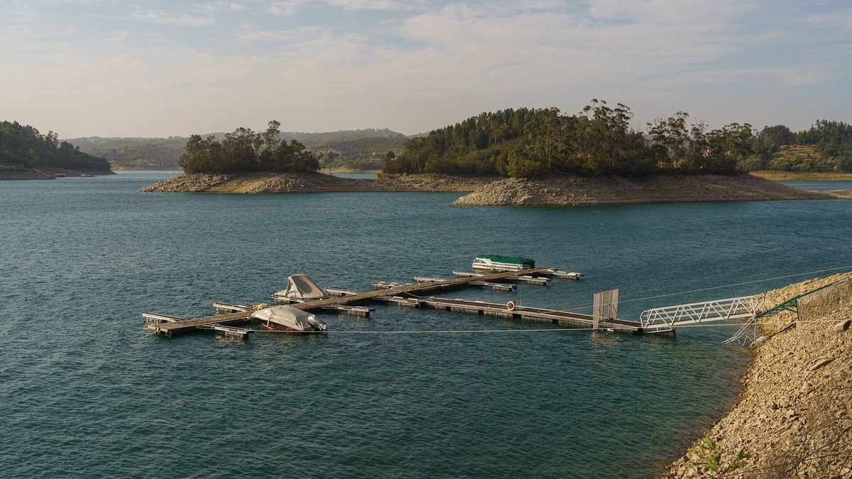 Abrantes Condo | Casa com Varanda Para o Lago