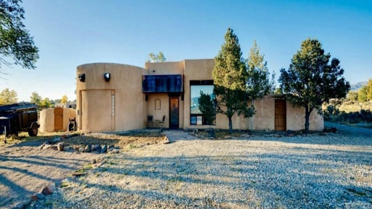 El Prado House | CASA COMANCHE - your perfect Taos retreat!