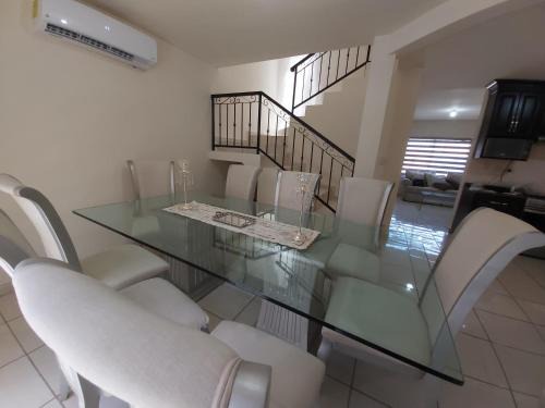Hermosillo House | Casa con alberca compartida Netflix Disney Amazon TV