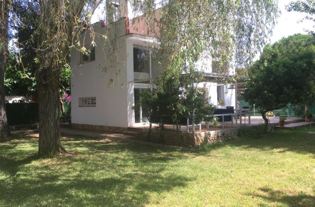 Tamarit House | Casa con gran jardín cerca de la playa - BAIX