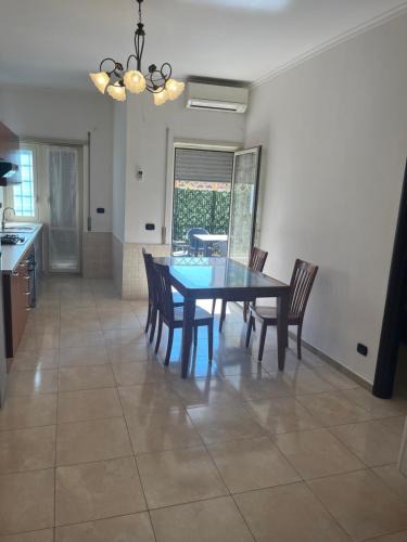 Pomezia Apartment | Casa coveri