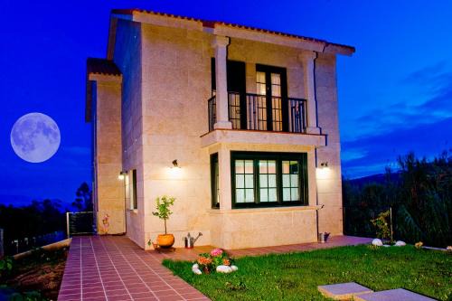 Donon House | CASA CURROVELLO. On the coast of the Vela Peninsula of Morrazo. Pontevedra
