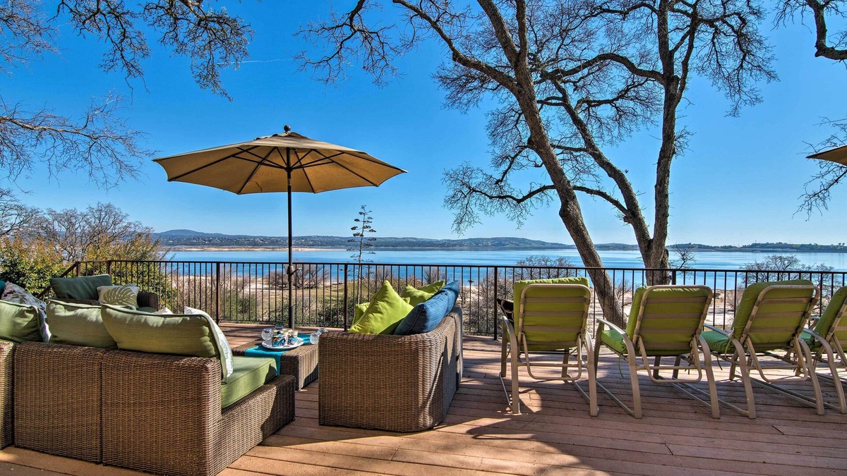 Granite Bay House | 'Casa d'Amore': Extravagant Lakefront Villa!