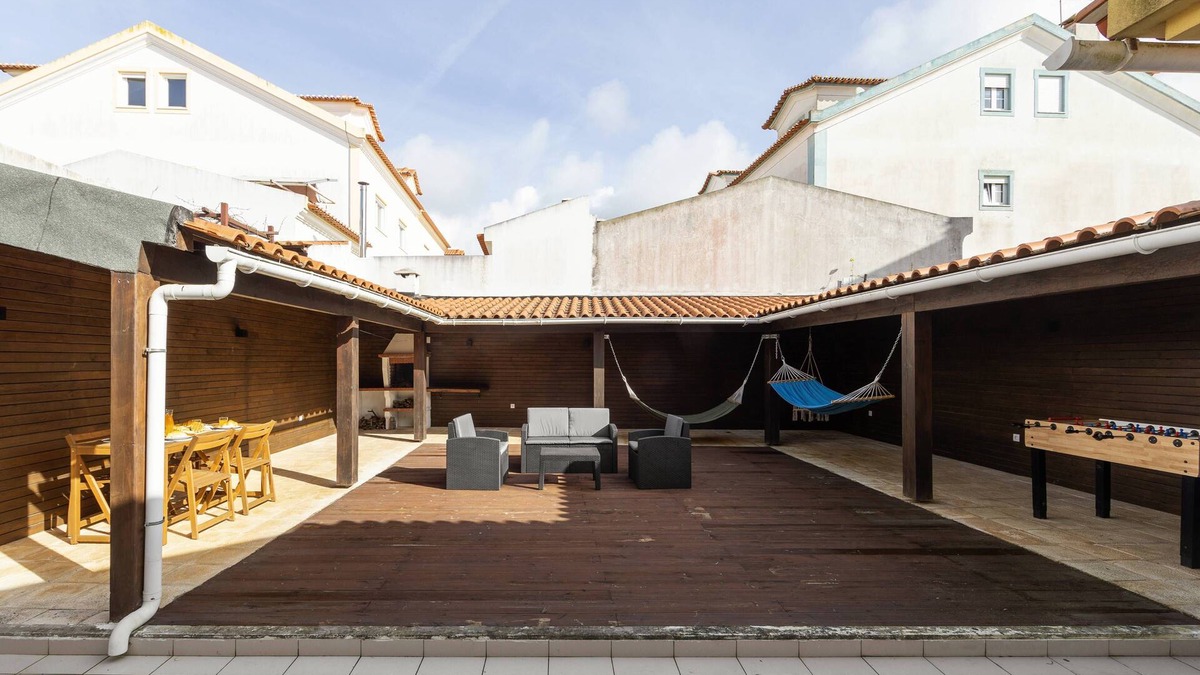 Atouguia da Baleia Villa | Casa da Barragem - Spacious Backyard