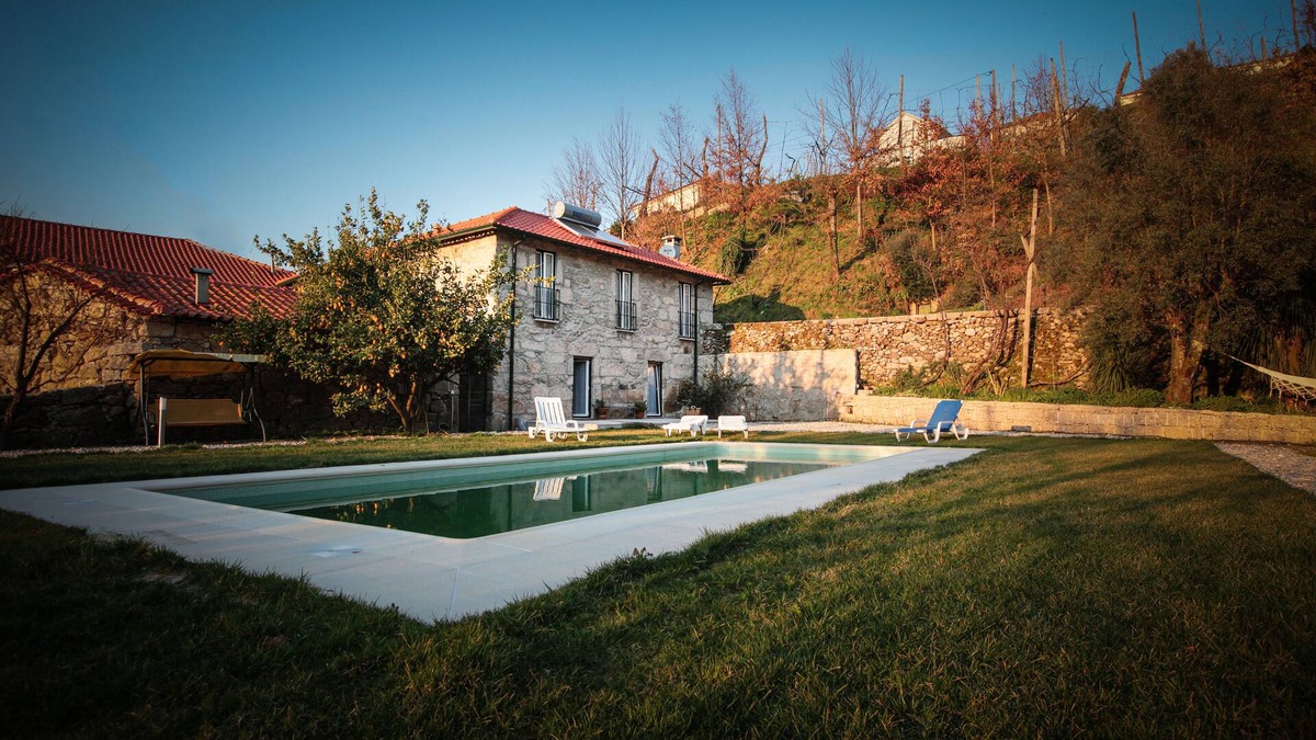 Basto House | Casa da Cavalariça Country house with private pool