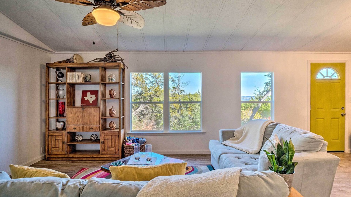 Leander House | 'Casa Da Lua' Quiet Getaway on 2 Acres w/Views!