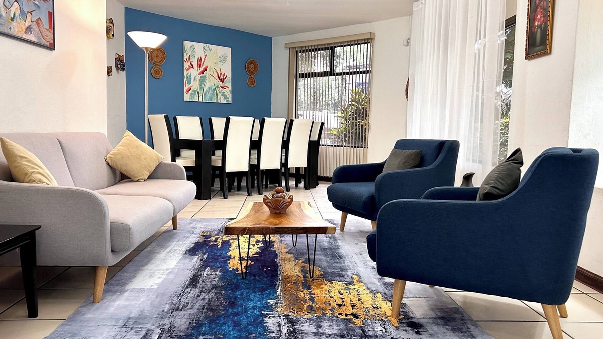 Alajuela House | Casa Dali - Secluded yet close to SJO Airport & INCAE - King bed, fast wifi