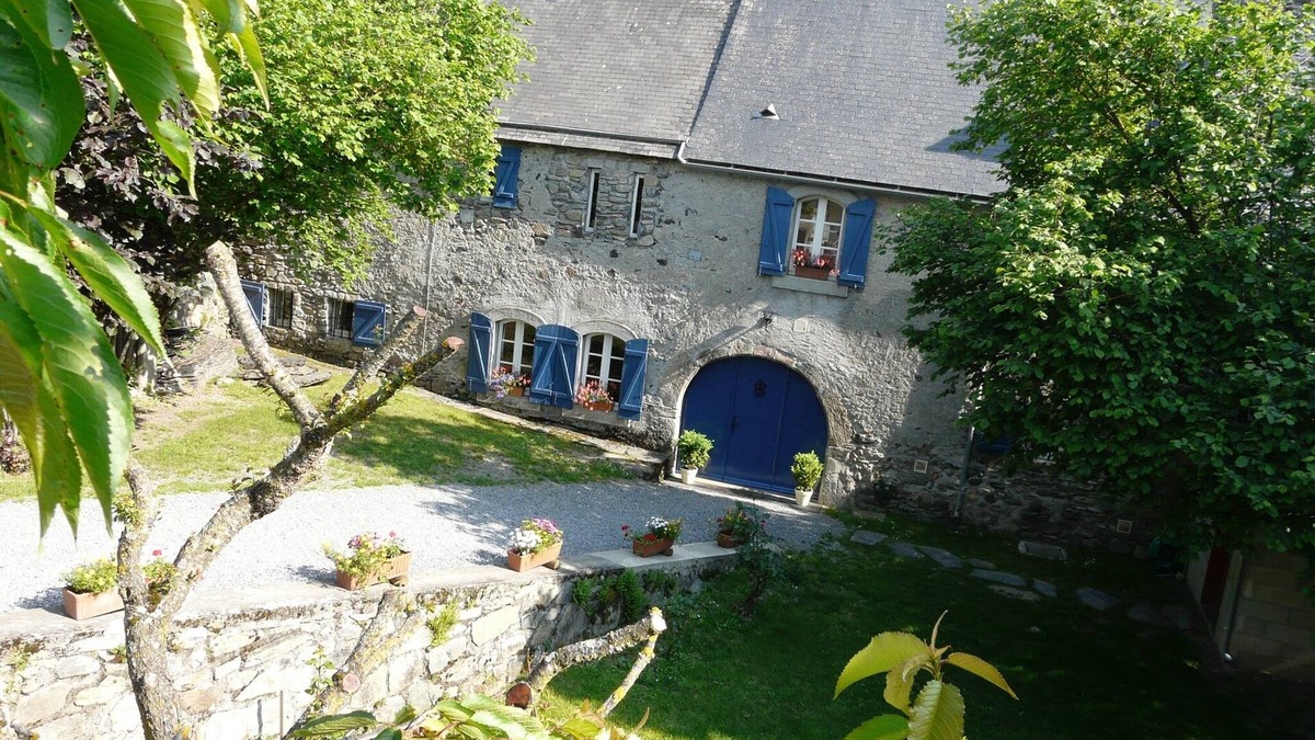 Guchan House | Casa Dartos: A large old village house, very quiet and cosy.