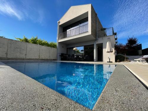 Correlha House | Casa das Branquinhas - Férias no Minho com piscina!