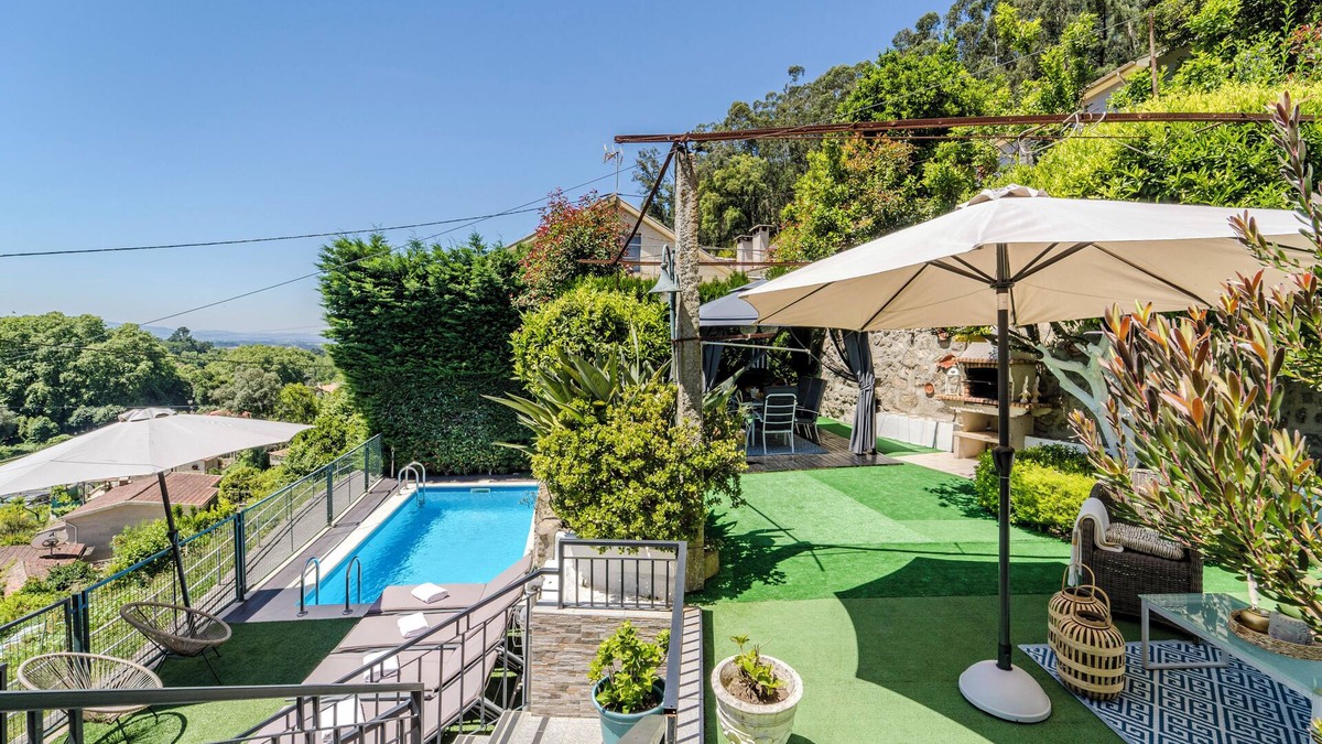 Caldelas Villa | Casa das Caldas - dream home with private pool on the way to Geres