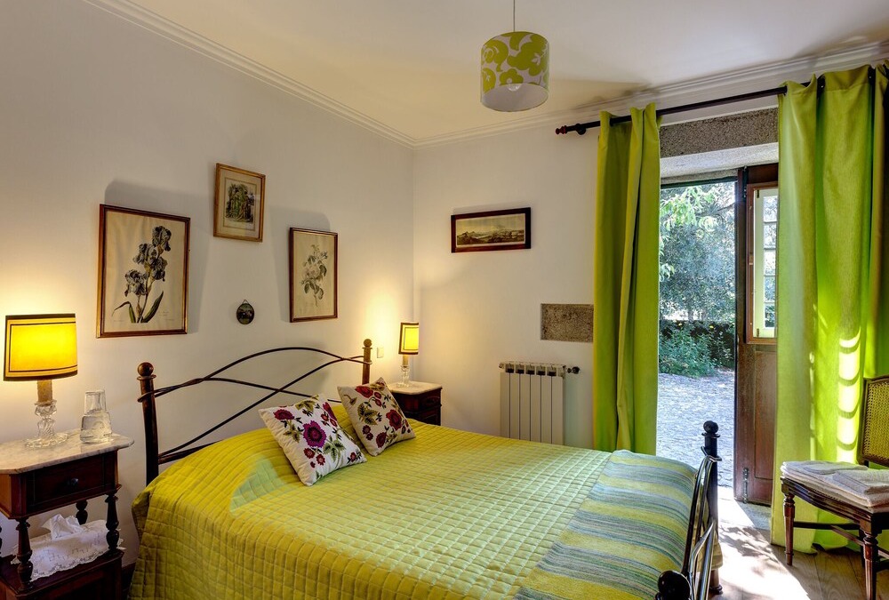 Ponte de Lima Cottage | Casa de Abbades for 4 people