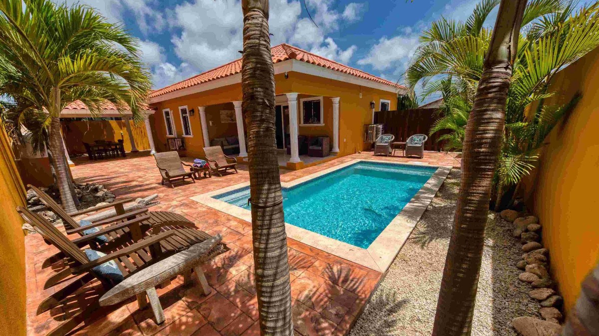 Boegoeroei Villa | Casa de Aruba - 3 bdrm/2 bath Villa - Noord
