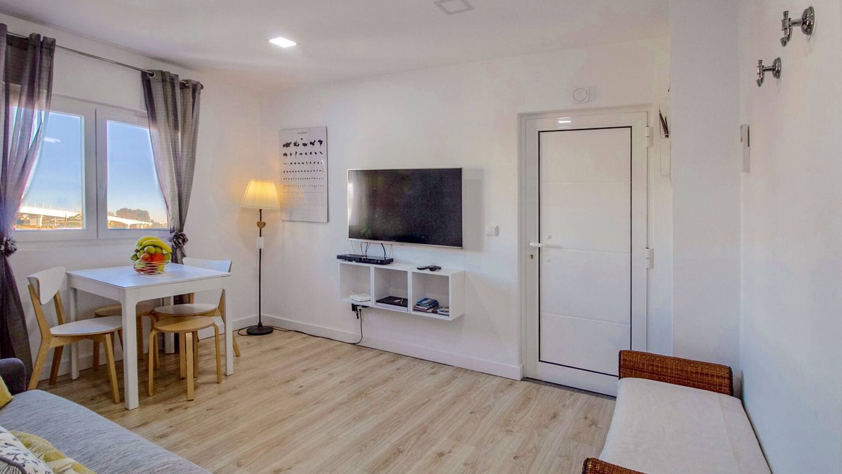 Vila Nova de Gaia House | Casa de Gaia, a view of the Douro River