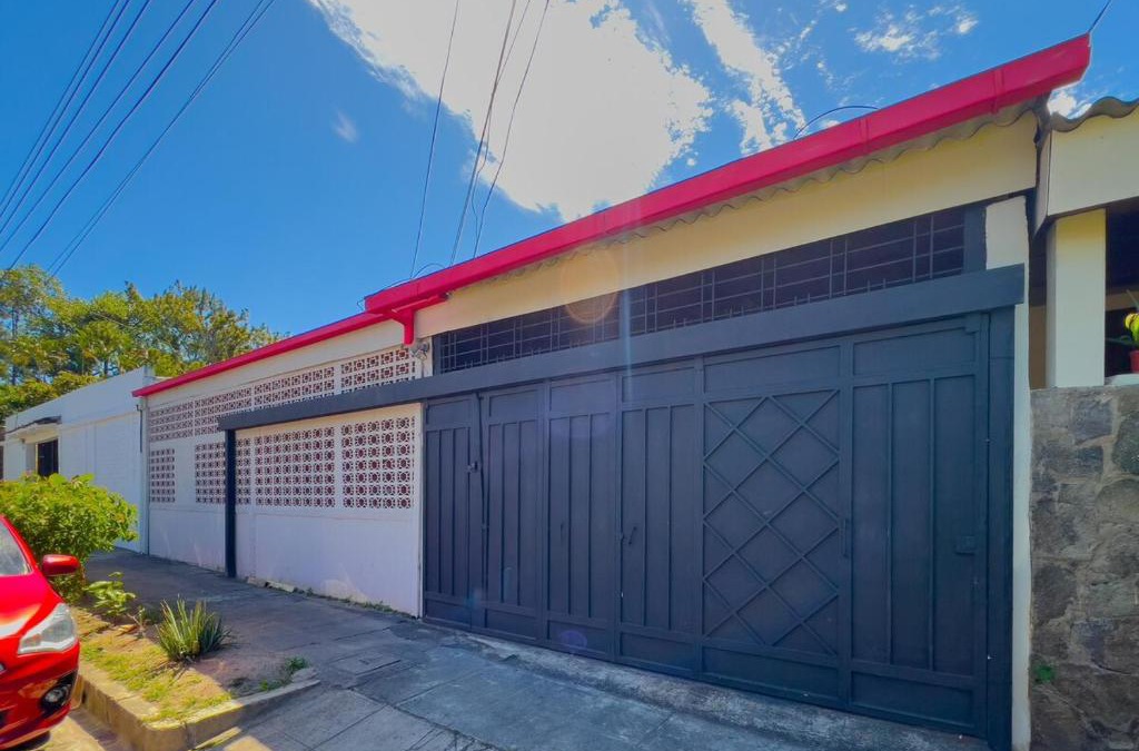 Antiguo Cuscatlan House | Casa de Helen