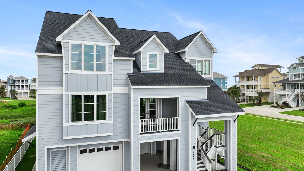 Red Fish Cove House | Casa de la Paz is a Pointe West custom home steps from the beach & pet friendly!