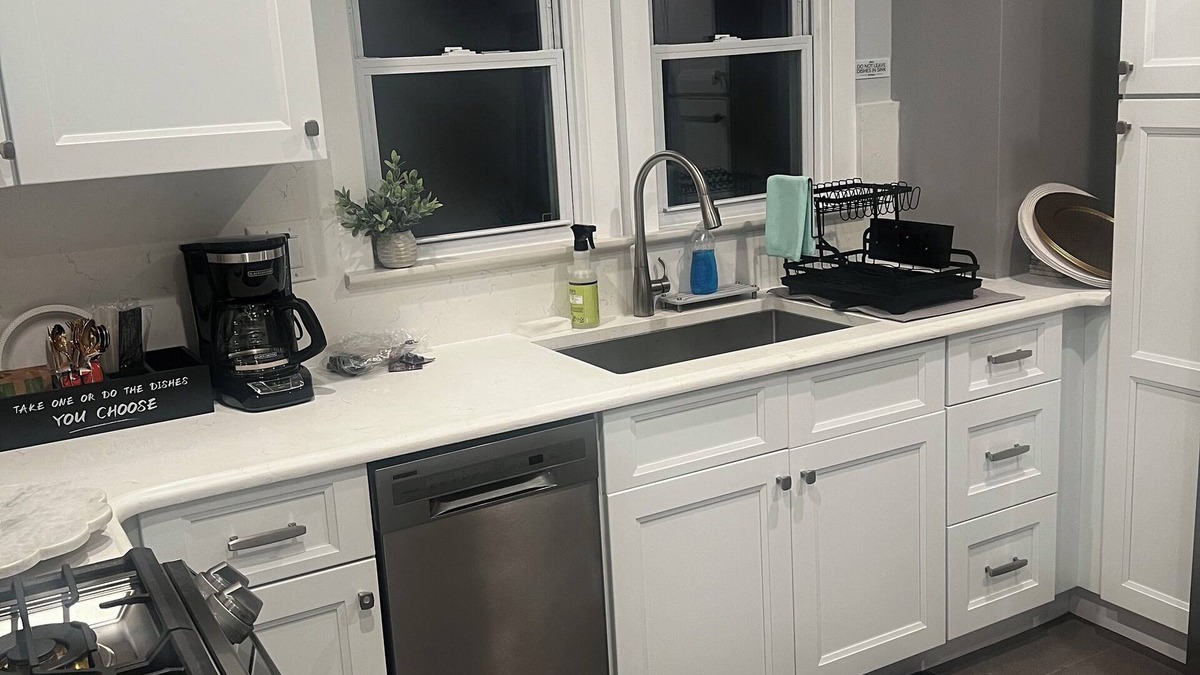 North Bergen Apartment | ★Casa de Paz II ★Min to American Dream Mall ★ Min to NYC★