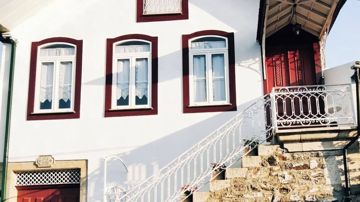 Lamego House | Casa de Pousada - É uma Casa den Campo no coração do Douro!