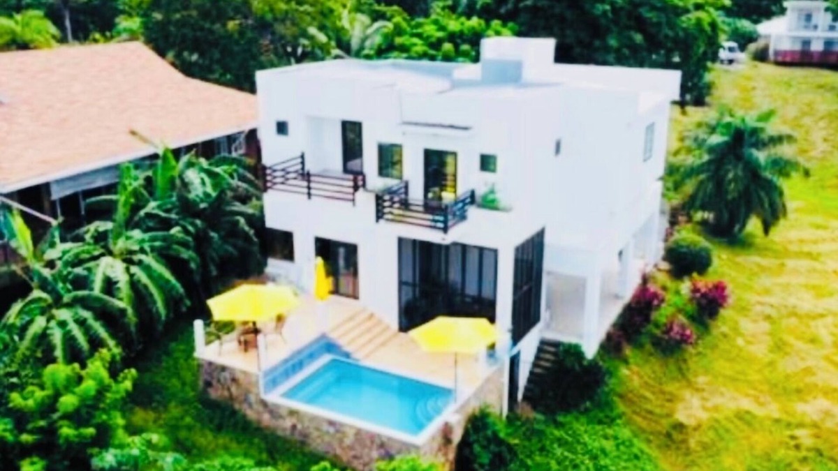 Pristine Bay Villa | Casa de Yolo, gated community in Roatan Coral Views Ocean views & Private Pool!