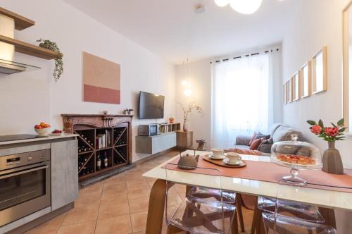 Maccagno Apartment | Casa del Borgo "Terra & Fuoco" sul Lago Maggiore