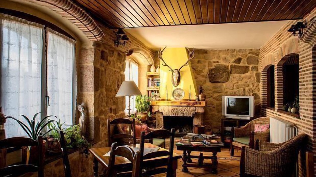Hontoria del Pinar Cottage | Casa del Médico for 10 people
