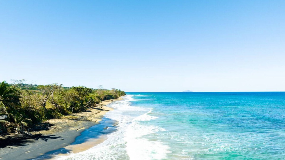 Rio Grande House | Casa Del Mar Beachfront House on quiet beach, surf out front, tidepools for kids