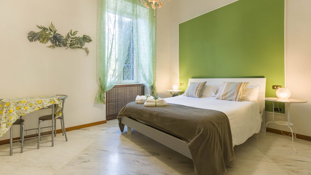 Chiaia Bed & Breakfast | CASA DEL SOLE B&B IN MERGELLINA -TRIPLE ISCHIA ROOM 26 sqm with private bathroom