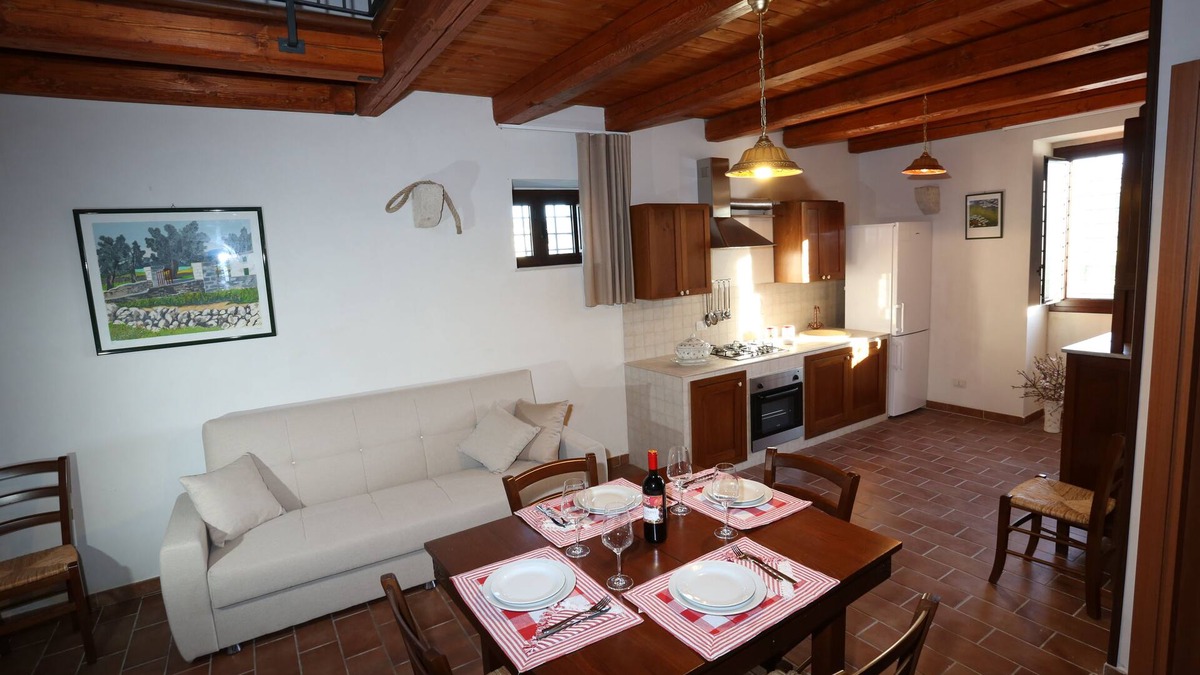 Chiaramonte Gulfi Apartment | Casa di Ciuzza with Pool