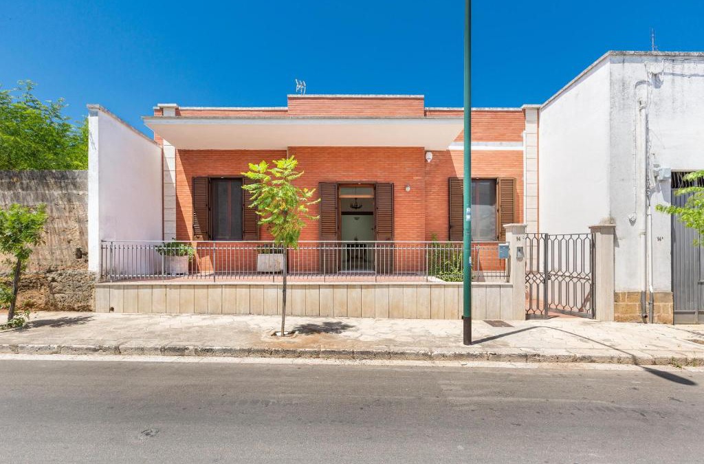 Campi Salentina House | Casa di Paolo by BarbarHouse