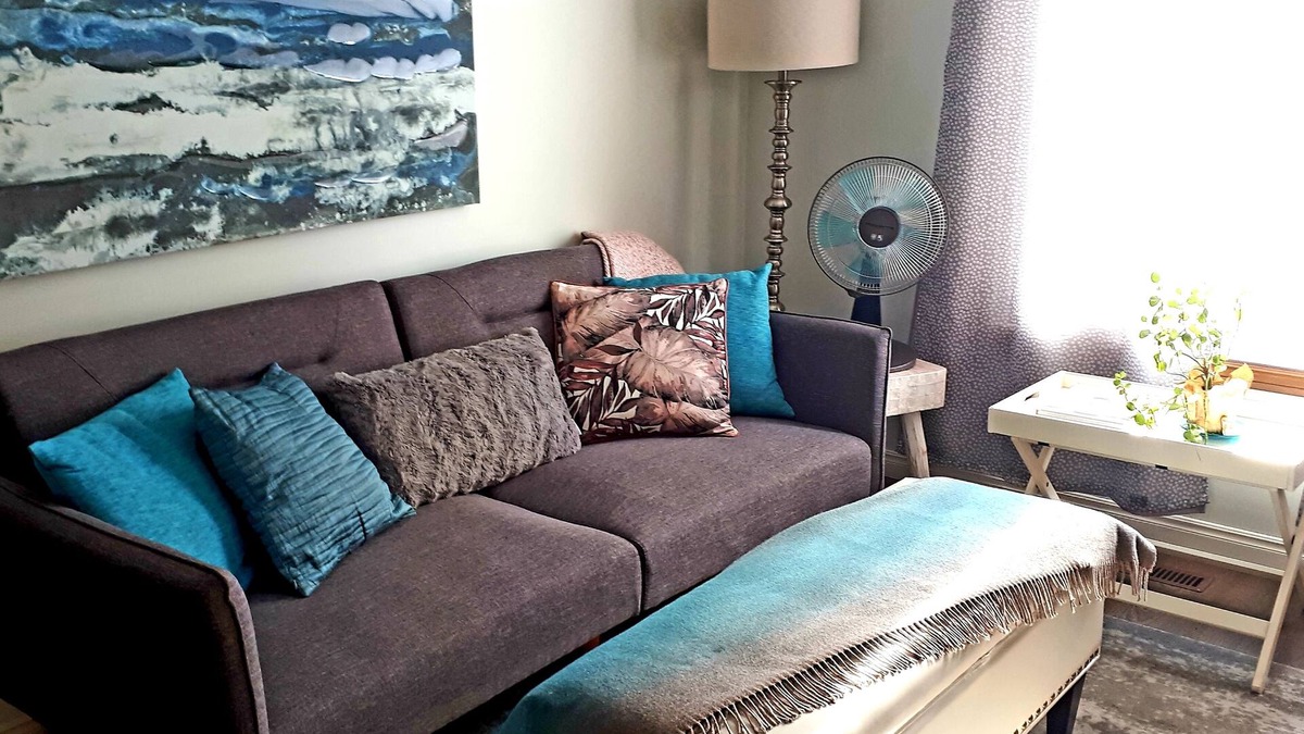 Niagara Falls House | Casa di Sole - Quiet and Relaxing -2 Bedrooms