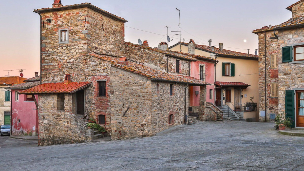 Pergine Valdarno House | CASA DI VIGNOLO - 1200's original Tuscan house and village