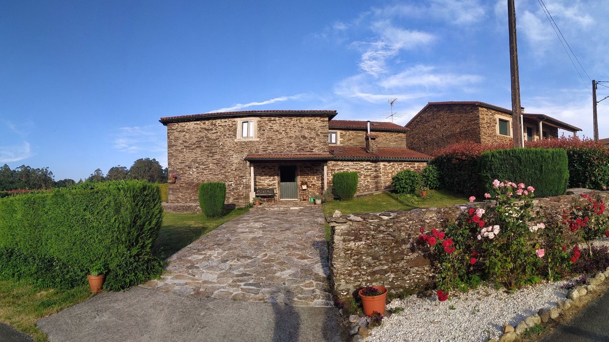 Touro Cottage | Casa do Castelo for 6 people
