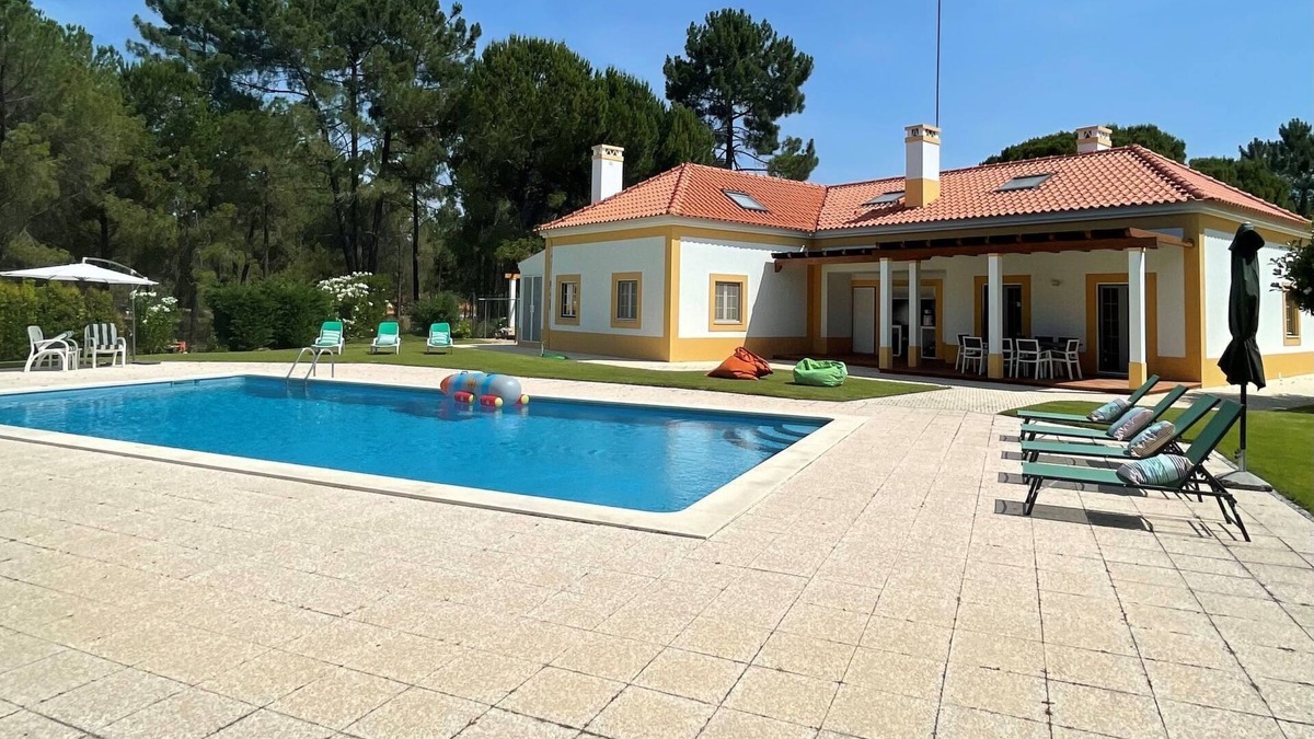 Santa Maria do Castelo House | Casa dos Loendros by Interhome