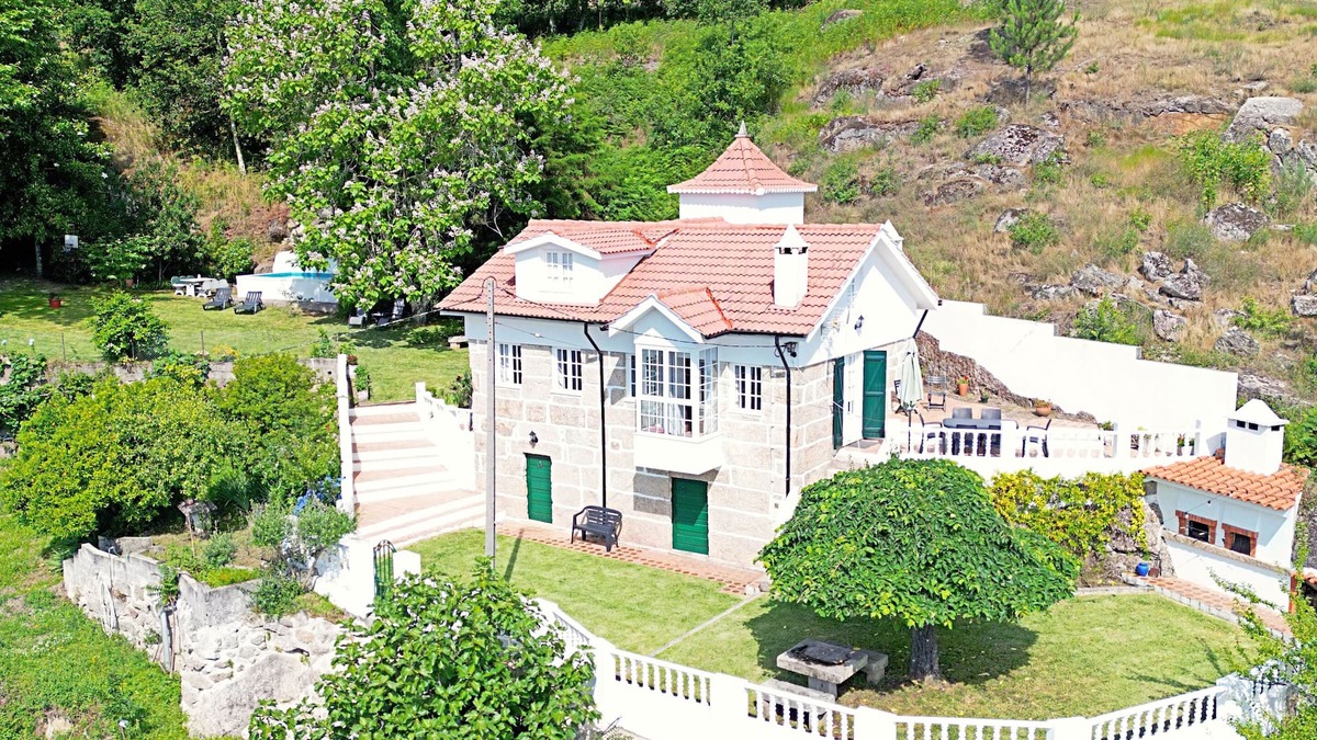 Amarante Cottage | Casa dos Plátanos near the center of Amarante, Golf Course and Water Park.