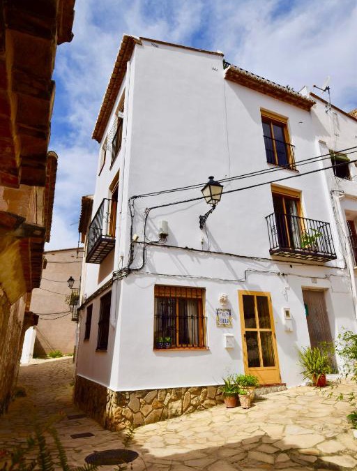 Chulilla House | Casa El Cielo, in the heart of Old Town