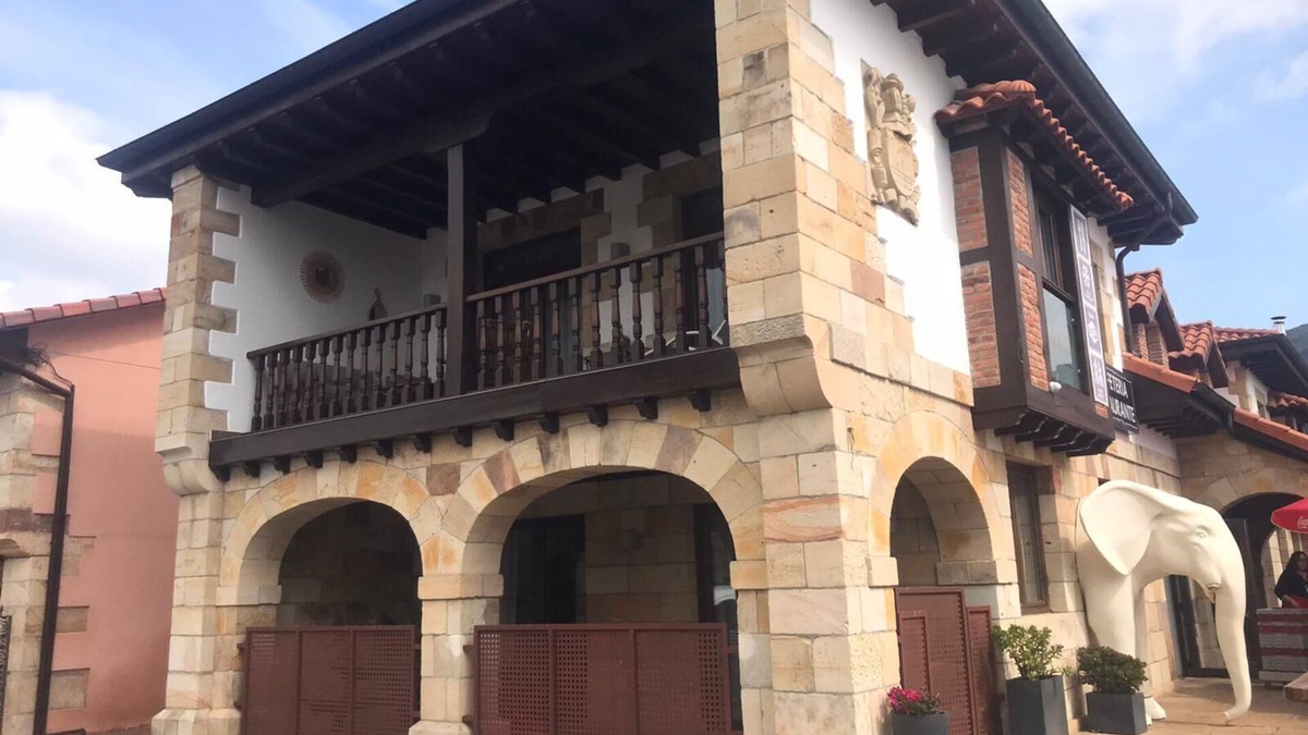 Cabarceno House | Casa el Elefante Blanc