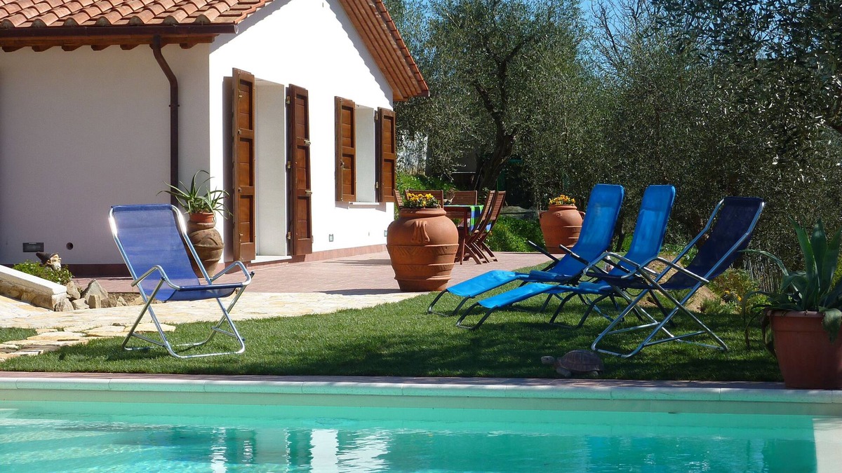 Santa Maria del Giudice House | CASA ELENA - Detached house with enclosed garden, swimming pool at exclusive use