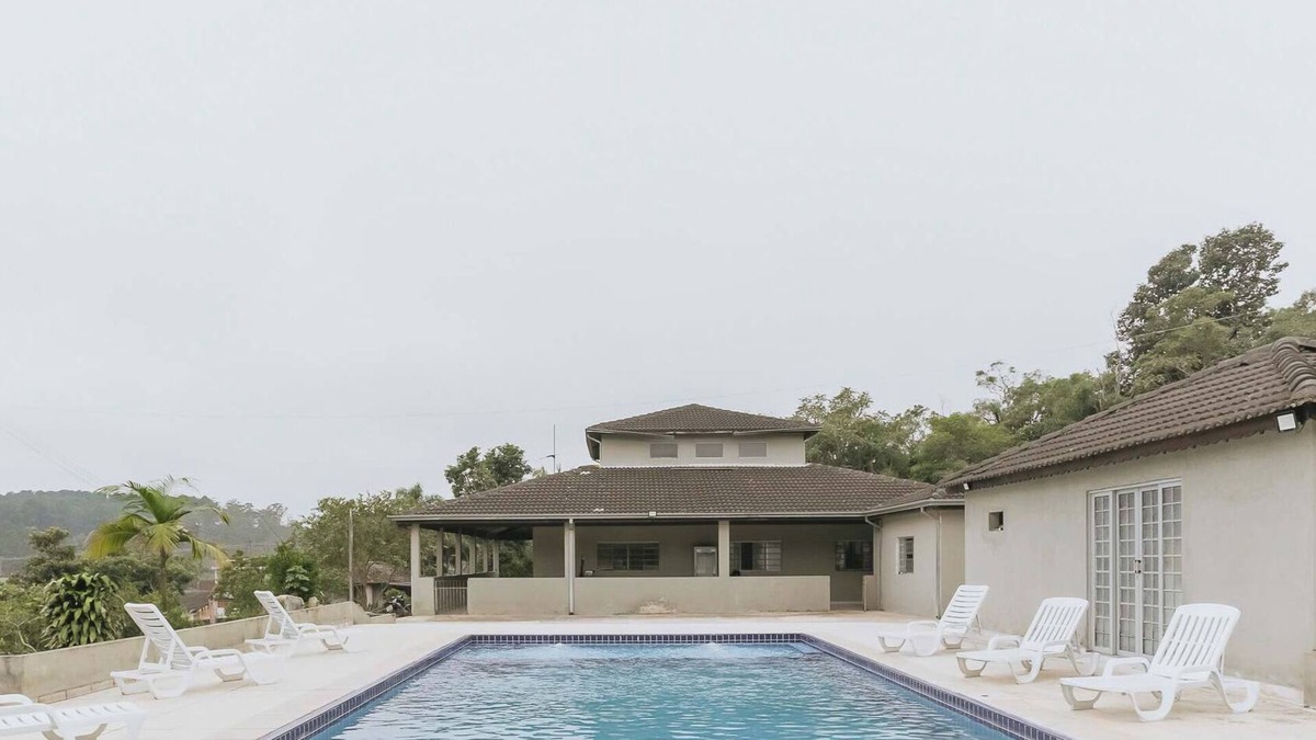 Sao Paulo House | Casa em Embu com piscina churrasqueira e quintal