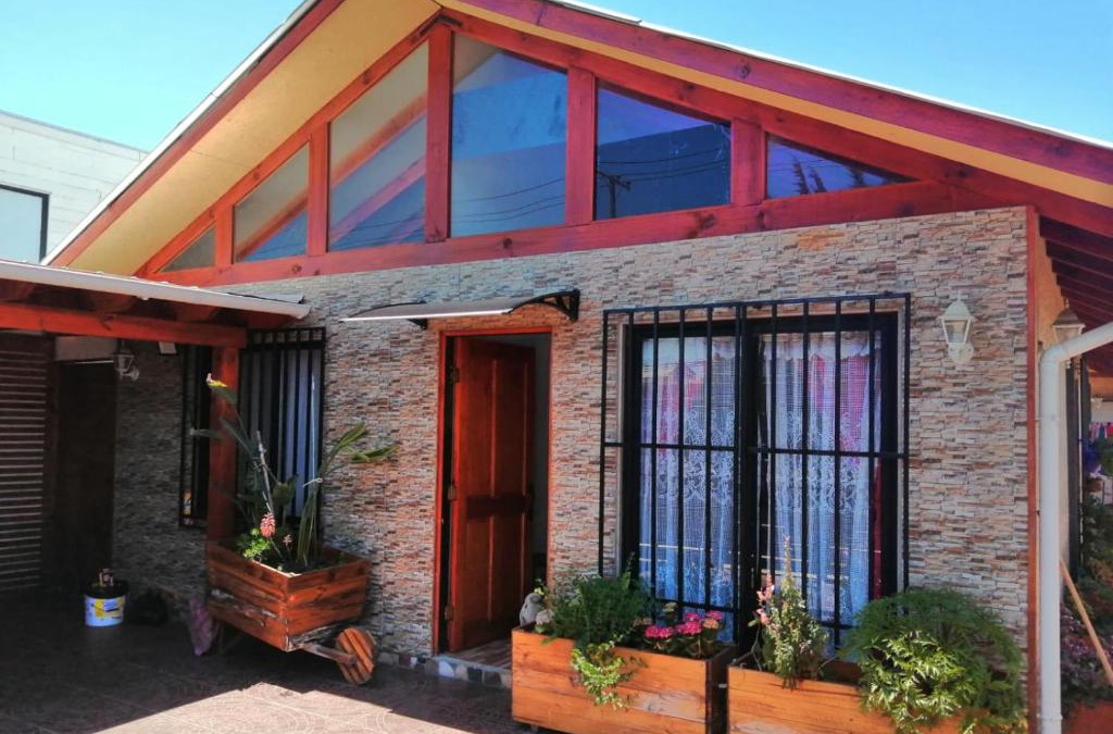 Pichilemu House | Casa equipada para 9 personas a 5 minutos del centro y la playa principal y 15 minutos de punta de lobos