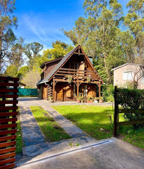 Bosque Peralta Ramos House | Casa Estilo Cabaña, Bosque Peralta Ramos