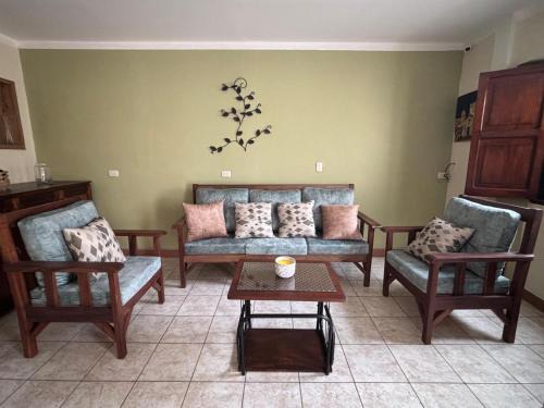 Antigua Guatemala House | Casa Familiar Los Gringas