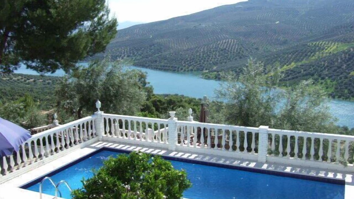 Iznajar Villa | *Casa Feliz * Outstanding private villa & pool with dazzling lake view