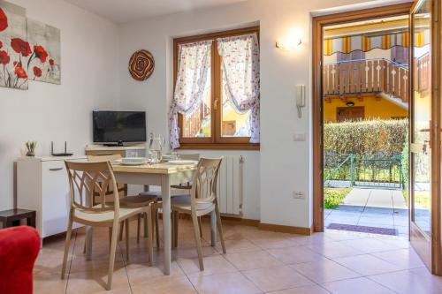 Clusone Apartment | Casa Fiocco di Neve con giardino, box, WiFi