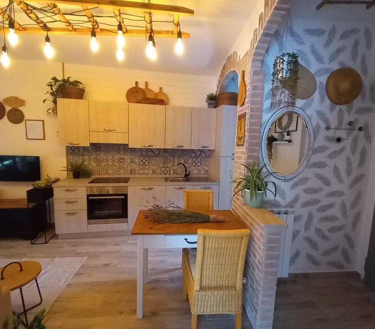 Porto Ceresio Apartment | Casa Fiorita 22 Porto Ceresio