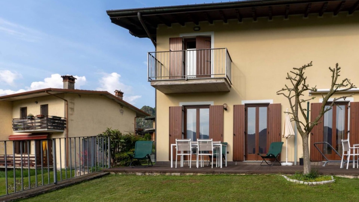 Crone Apartment | Casa Flora - Two Bedroom Apartment, Sleeps 6